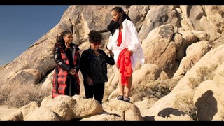 Chloe Bailey feet photo thumbnail