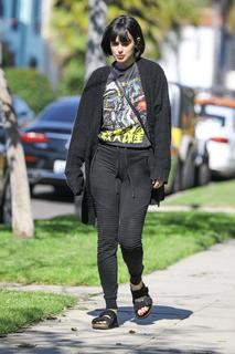Rumer Willis feet photo thumbnail