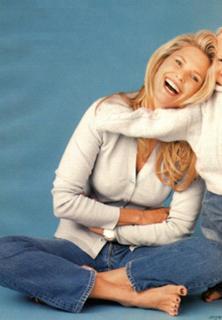 Christie Brinkley feet photo 2