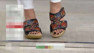 Courtney Khondabi feet photo thumbnail