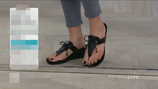 Courtney Khondabi feet photo thumbnail