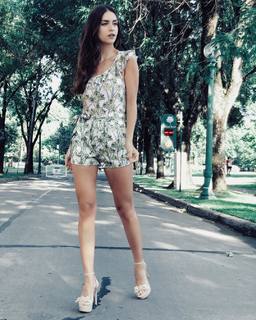 Zaira Nara feet photo thumbnail