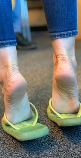 Kyle Unfug feet photo thumbnail