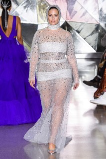 Ashley Graham feet photo thumbnail