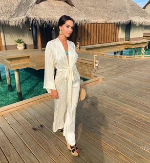 Nabilla Benattia feet photo thumbnail