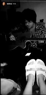Kéfera Buchmann feet photo thumbnail