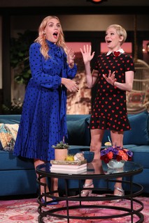 Michelle Williams feet photo thumbnail