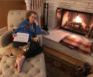 Angela Kinsey feet photo thumbnail