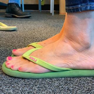 Kyle Unfug feet photo thumbnail