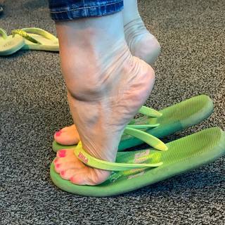 Kyle Unfug feet photo thumbnail