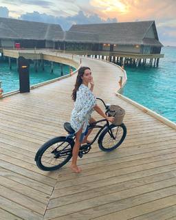Nabilla Benattia feet photo thumbnail