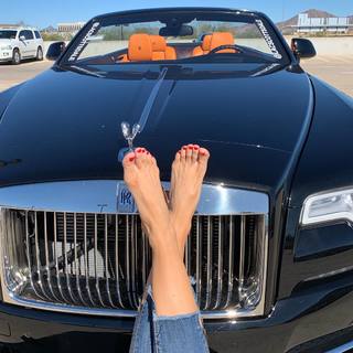 Kyle Unfug feet photo thumbnail
