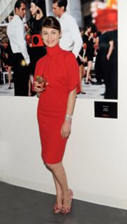 Olga Kurylenko feet photo thumbnail