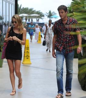 Shantel VanSanten feet photo thumbnail