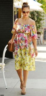 Jessica Alba feet photo thumbnail