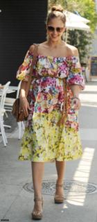 Jessica Alba feet photo thumbnail