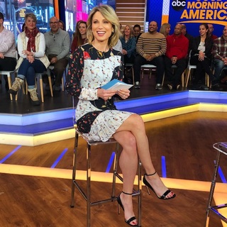 Amy Robach feet photo thumbnail