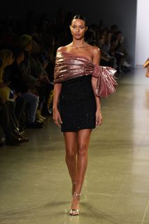 Lais Ribeiro feet photo thumbnail