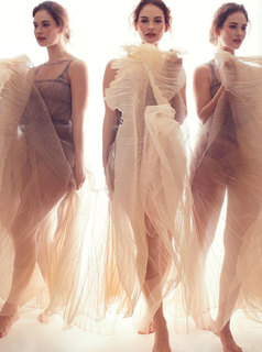 Lily James feet photo thumbnail