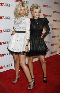 Aly Michalka feet photo thumbnail