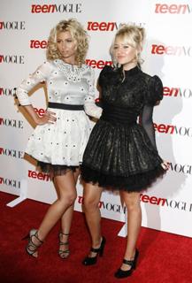 Aly Michalka feet photo thumbnail