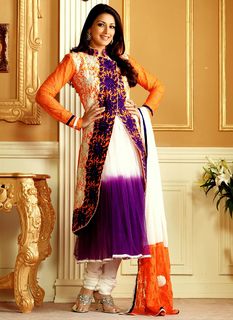 Sonali Bendre feet photo thumbnail