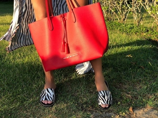 Adriane Galisteu feet photo thumbnail