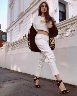 Xenia Tchoumitcheva feet photo thumbnail