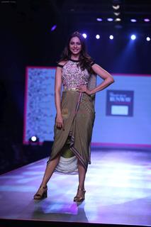 Rakul Preet Singh feet photo thumbnail