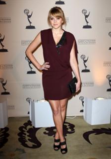 Aimee Teegarden feet photo thumbnail