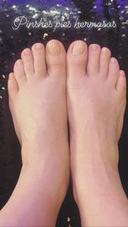 Yoseline Hoffman feet photo thumbnail
