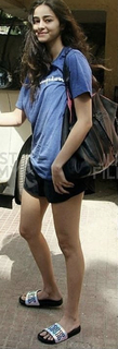 Ananya Pandey feet photo thumbnail
