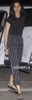 Ananya Pandey feet photo thumbnail