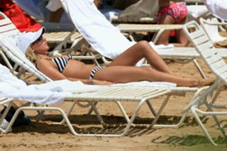 Ashley Tisdale feet photo thumbnail