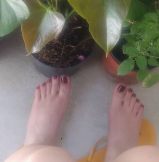 Isa Pes feet photo thumbnail