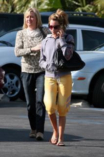 Ashley Tisdale feet photo thumbnail