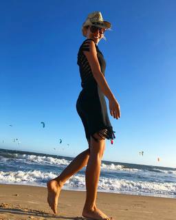 Carolina Ardohain feet photo thumbnail