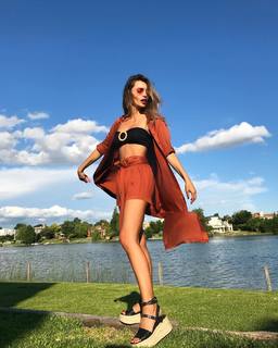 Carolina Ardohain feet photo thumbnail