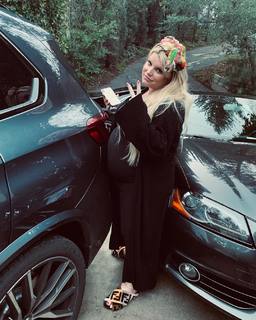 Jessica Simpson feet photo thumbnail