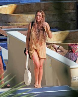Charlotte Crosby feet photo thumbnail