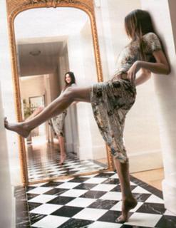 Carla Bruni feet photo 2