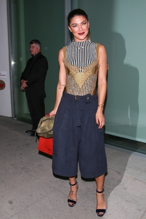 Jessica Szohr feet photo thumbnail