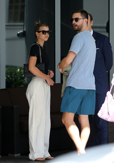Sofia Richie feet photo thumbnail