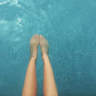Duygu Özaslan feet photo thumbnail