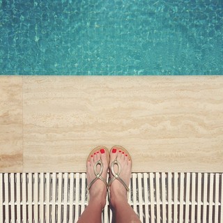 Duygu Özaslan feet photo thumbnail