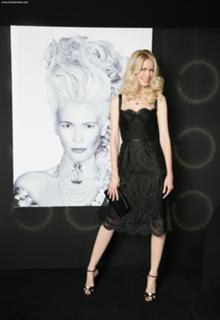 Claudia Schiffer feet photo thumbnail