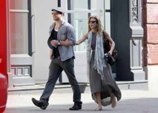 AnnaLynne McCord feet photo thumbnail
