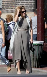AnnaLynne McCord feet photo thumbnail