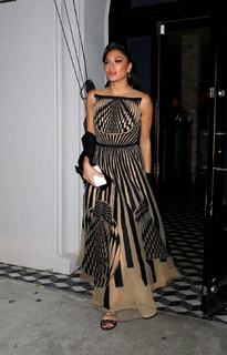 Nicole Scherzinger feet photo thumbnail