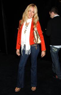 Cat Deeley feet photo thumbnail